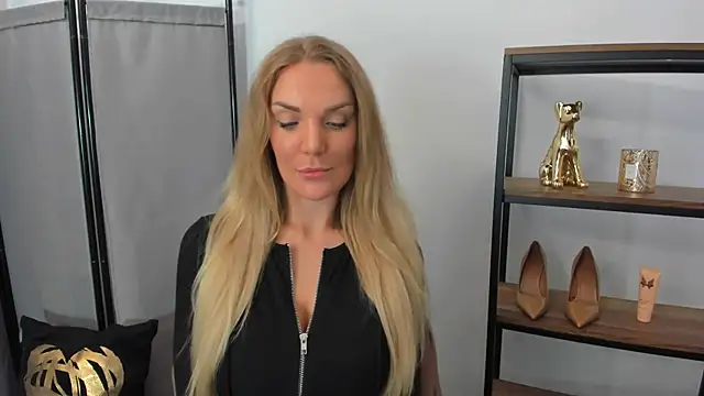AulloraHoney webcam