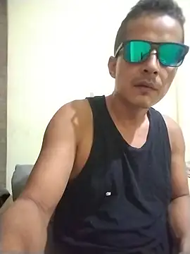 Alvarito_25 webcam