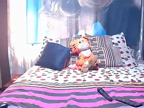 BABY_BROWN18X webcam