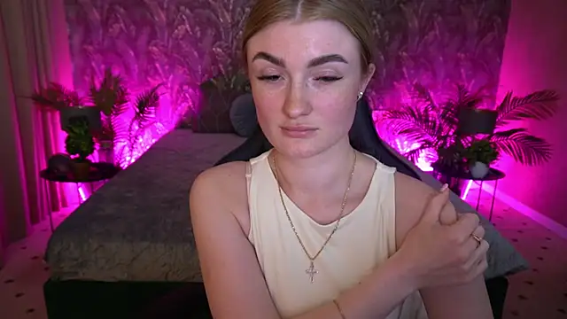 Lolly_Rosee webcam