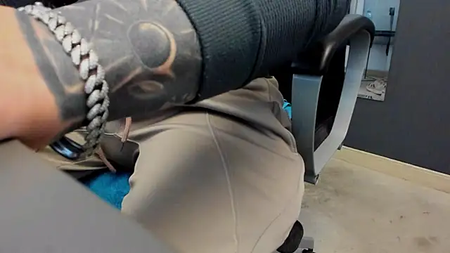 AronGrant live sex cam