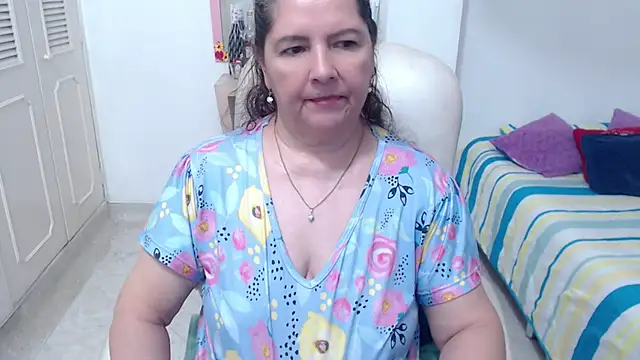 leonela_69 webcam
