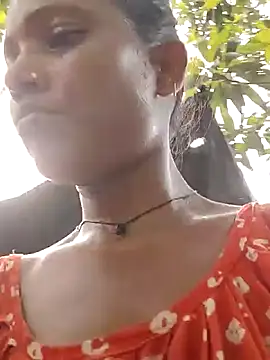 Sweet-runi from StripChat is Freechat