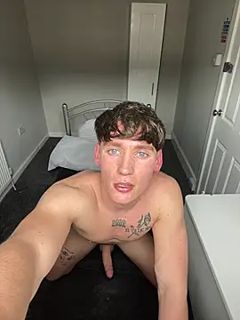 naughtyboy0124 webcam
