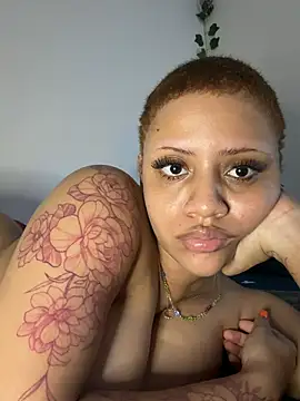 Charlotee_ webcam