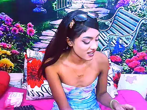 IndianPretty14u2Luv webcam