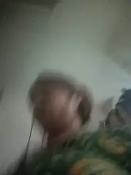Trisha_71 webcam