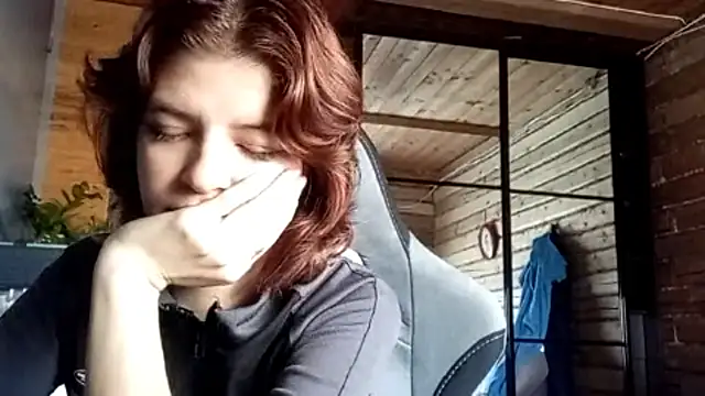 LowkeyIndigo webcam