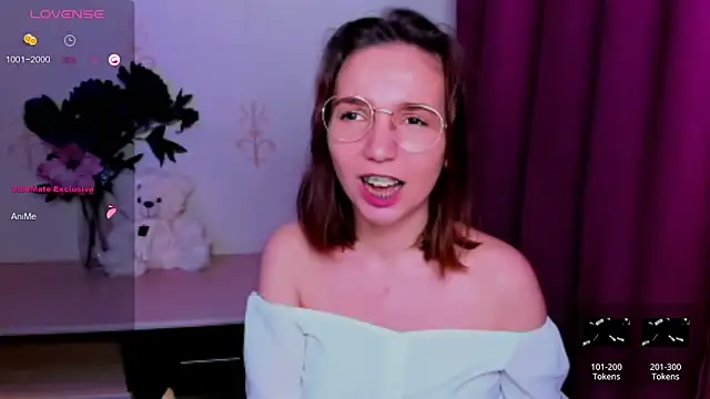 KindHazelHere_ webcam