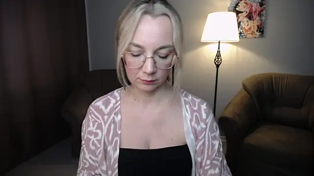Ava_Elior webcam
