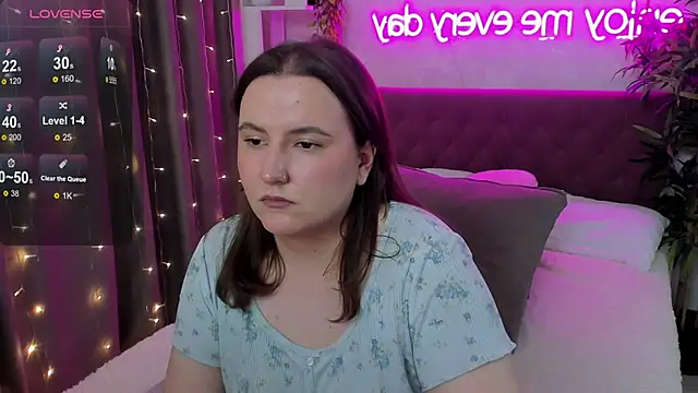 FeralPeach webcam