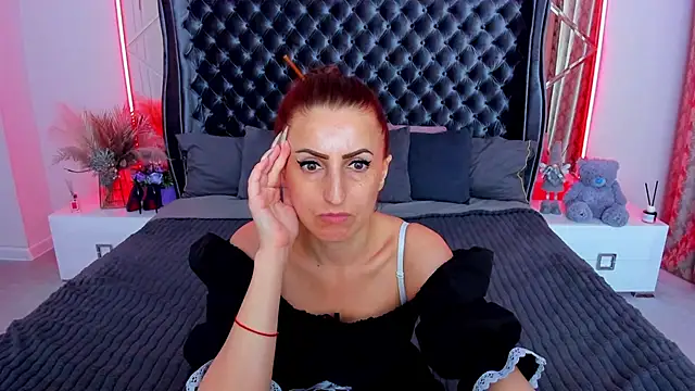 Rebecca_Diamond