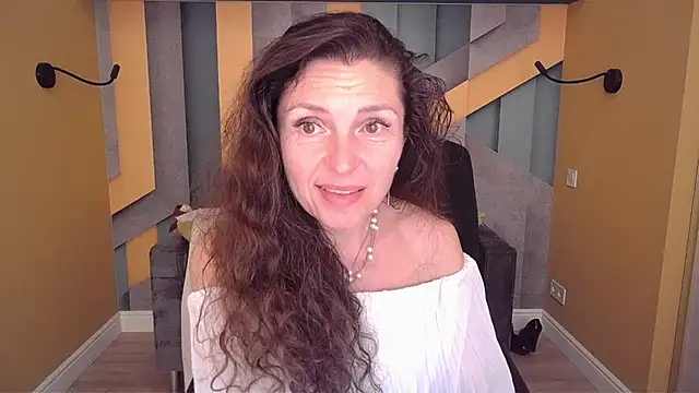 EllaLong webcam