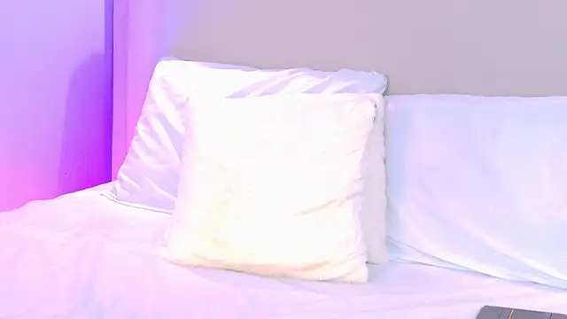 naomiklarc - NaomiKlarc's free webcam - UK Sex Cams