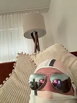 sissyvirgi webcam