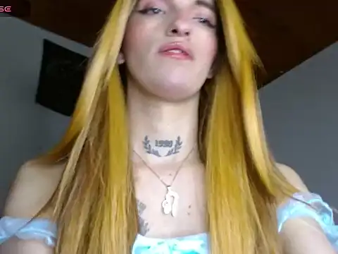 Scarlett_crastrawberry webcam