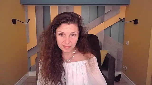 EllaLong webcam