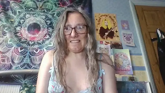 izzylove47 - Izzylove47's free webcam - UK Sex Cams