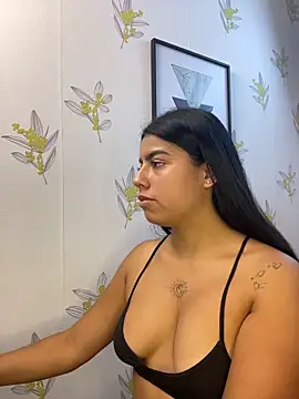 Laia_white webcam