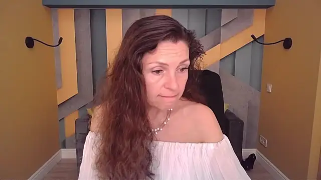 EllaLong webcam