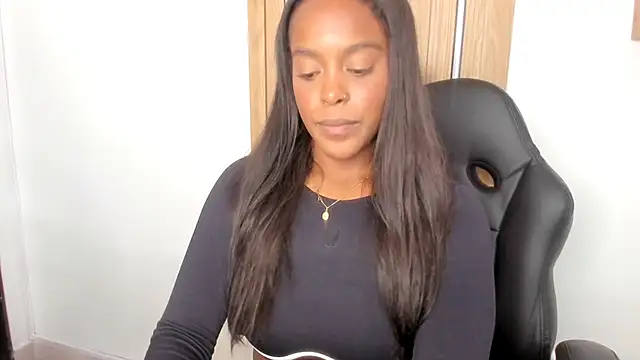 Emma_jonness webcam