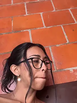 Emma__cumlovee webcam