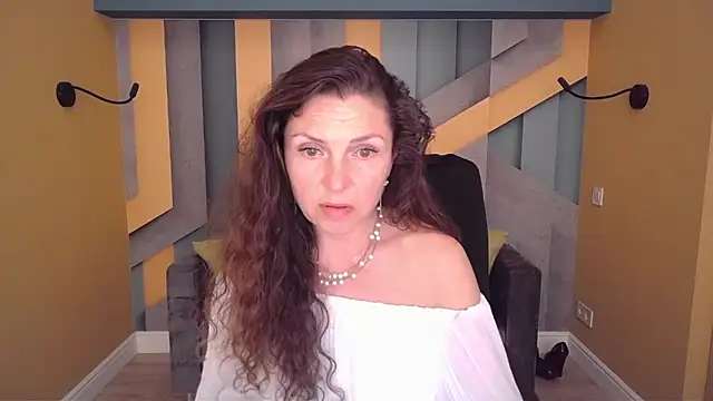 EllaLong webcam
