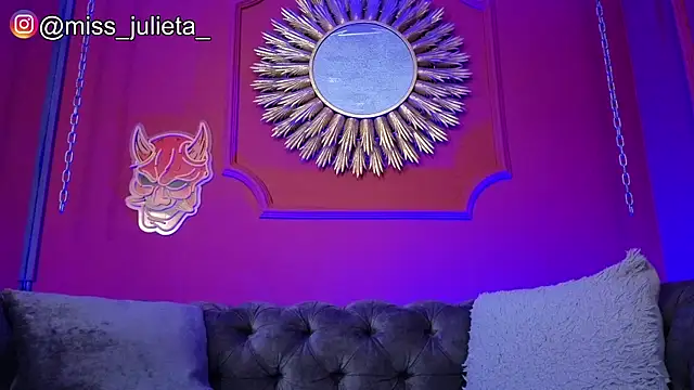 Julieta_Russell webcam