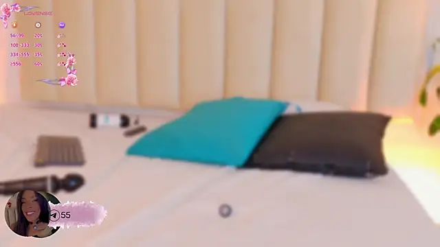 Emely_Deluxe webcam