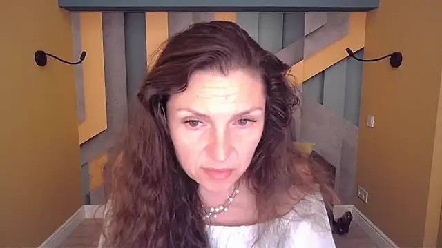 EllaLong webcam