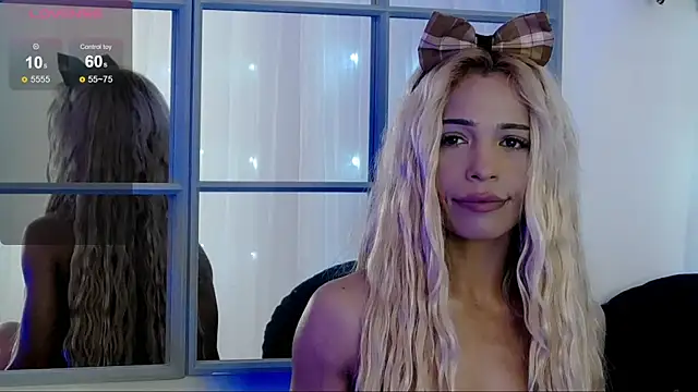 SarahRaynex webcam
