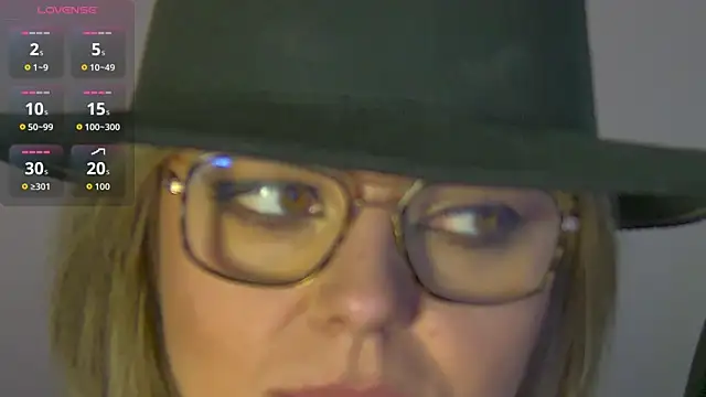 ZoeSkyee webcam