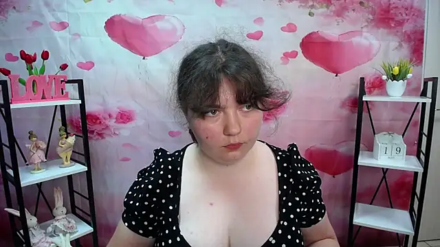NeonilaLisova webcam