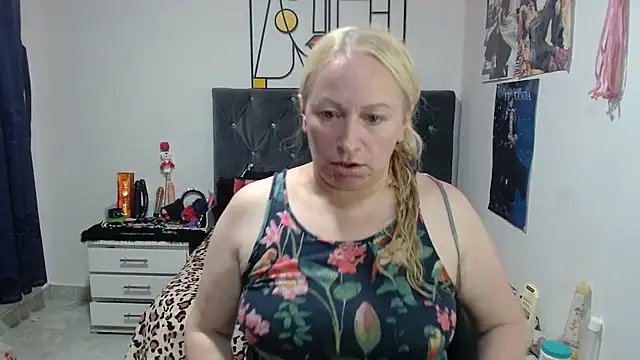 emperabigbootybigass webcam