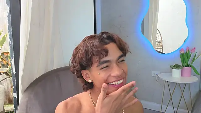 AlanCutee webcam