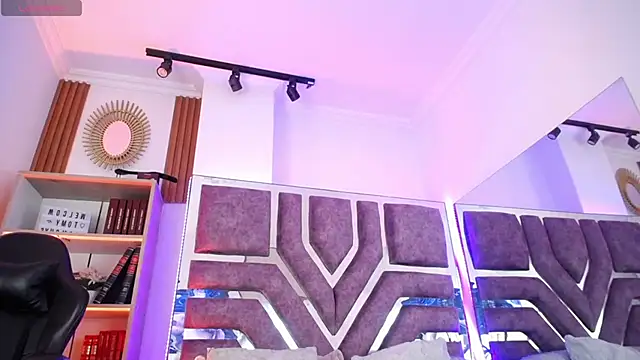 Lizza_Jones webcam