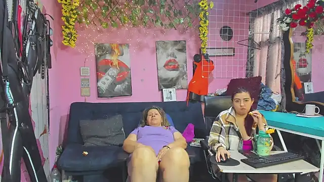 lesbiancuple - Lesbiancuple's free webcam - UK Sex Cams