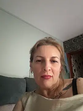 Hot-Milf4U webcam
