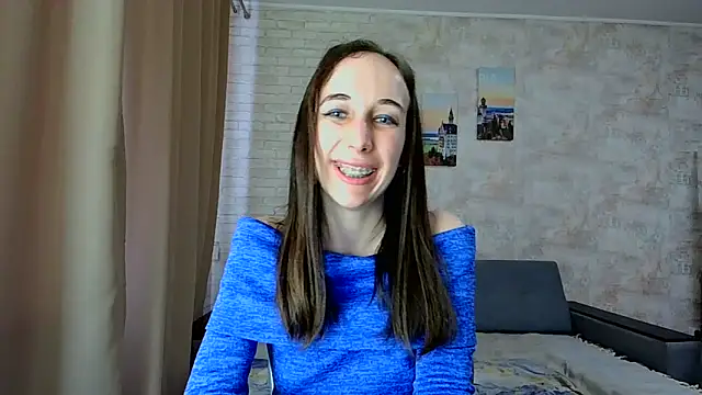 Anika_bloom webcam