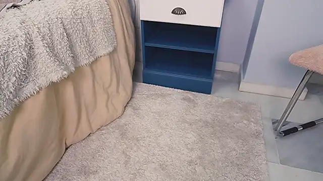 new_dee webcam