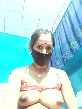 Nandani-758 webcam