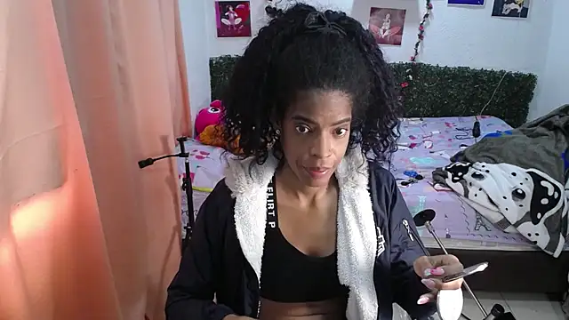 thianahorny webcam
