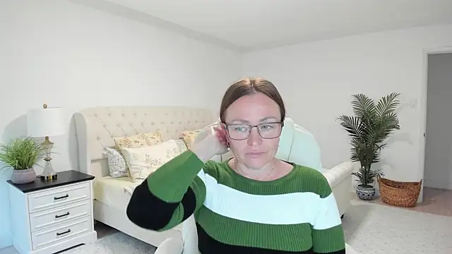 vika73 - Vika73's free webcam - UK Sex Cams