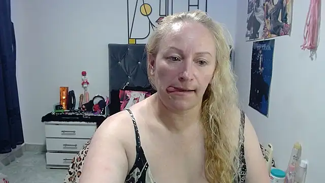 emperabigbootybigass webcam