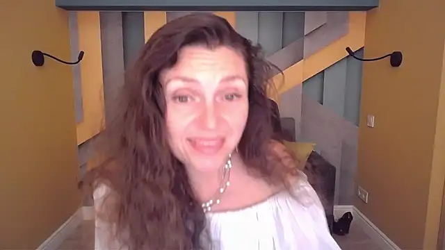 EllaLong webcam