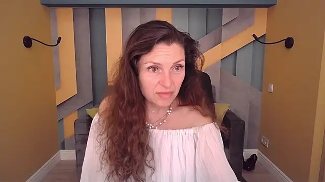 EllaLong webcam