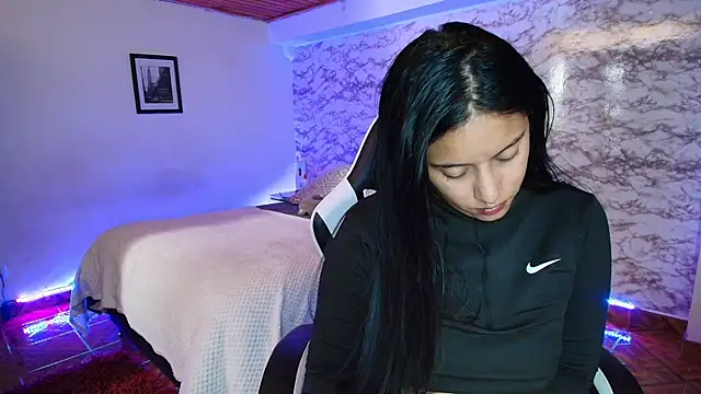 Camila_IRoose webcam