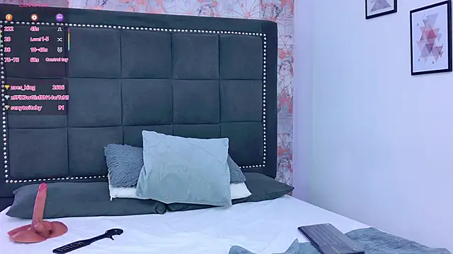 Raven_Gloomy webcam