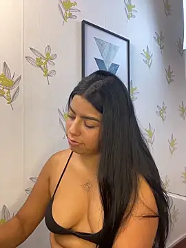 Laia_white webcam