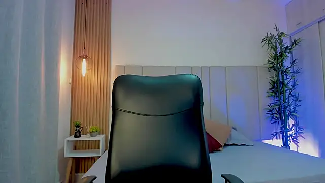 Victoria_Rosee webcam